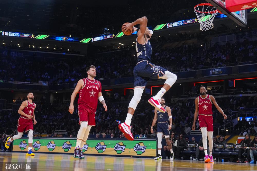 他從一個默 他從一個默